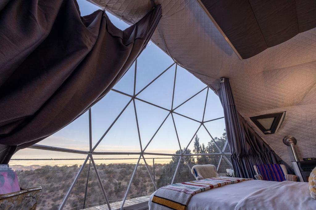 Zia Geo Dome At El Mistico Ranch, Glamping Nogal Exterior foto