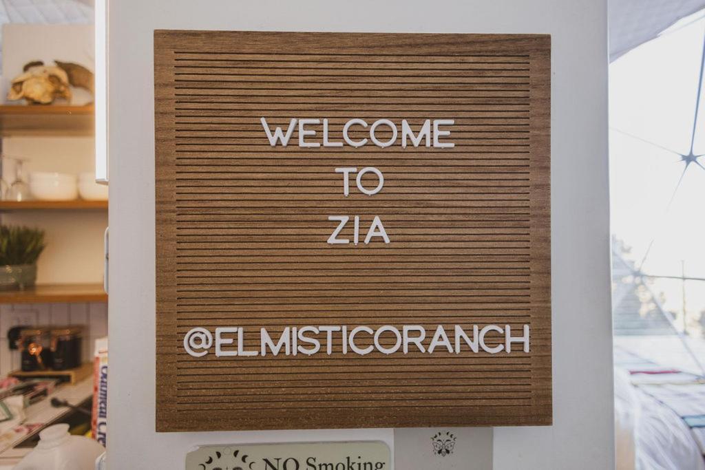 Zia Geo Dome At El Mistico Ranch, Glamping Nogal Exterior foto